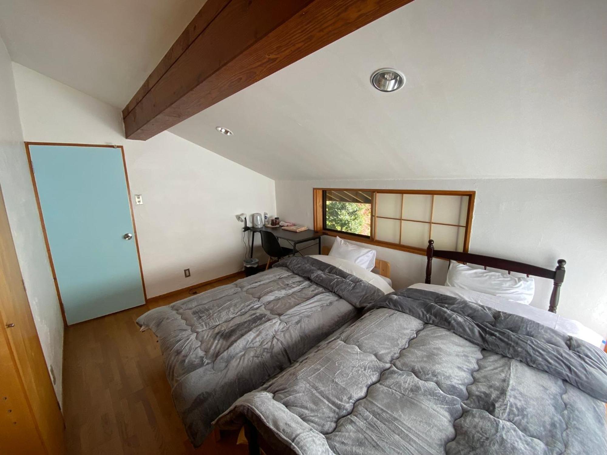 Kakayama Hutte Lodge *